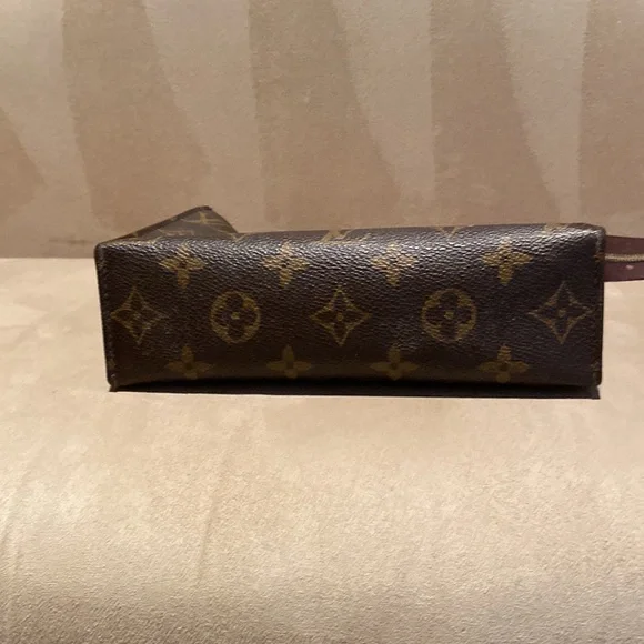 LV,  travel or make up case - Picture 4 of 10